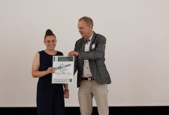 Frau Moy ist die Gewinnerin des Wettbewerbs zur Erstellung einer Karte im Rahmen einer Ausbildung von der DGfK Sektion Halle/Leipzig e.V.